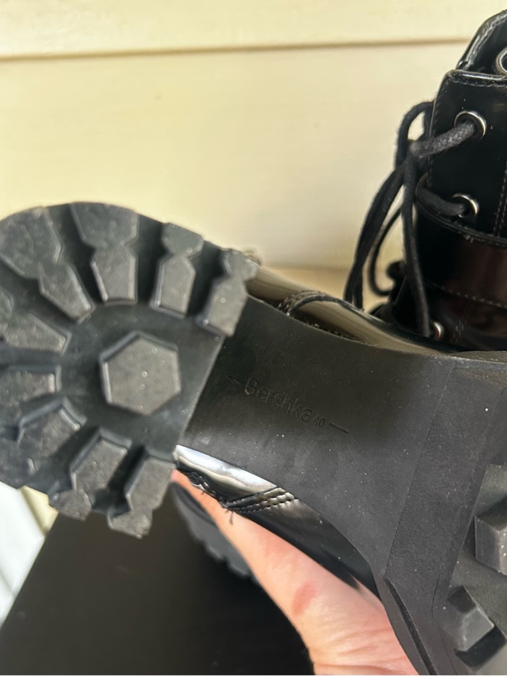Bershka Black Patent Lace-Up Lug-Heel Combat Boots - Picture 7 of 7